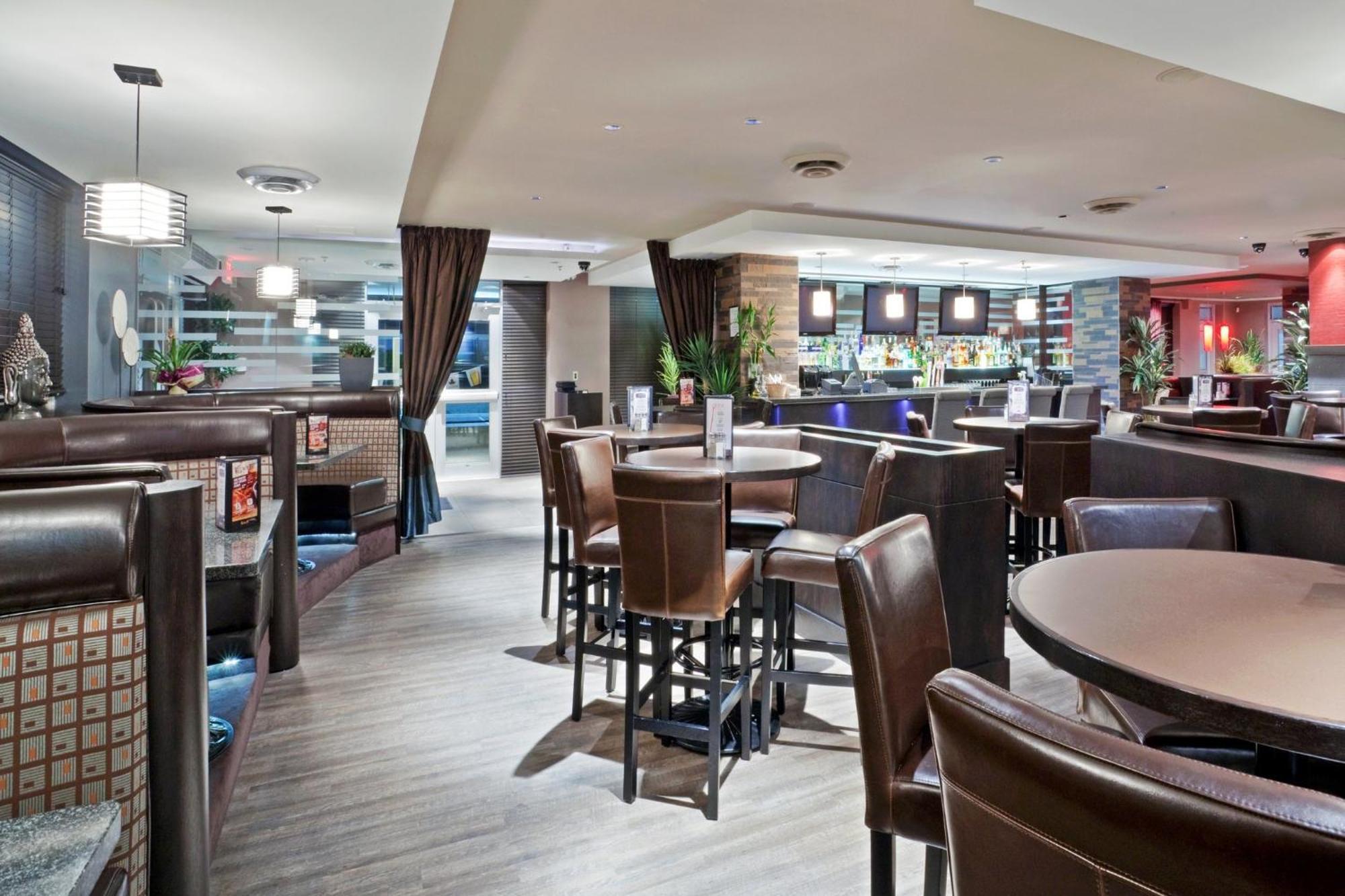 Holiday Inn Hotel & Suites Surrey East - Cloverdale By Ihg Dış mekan fotoğraf